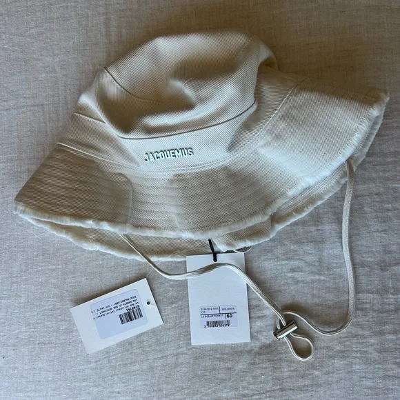 JACQUEMUS ハット　ホワイト　size:58 The Artichaut cap by JACQUEMUS | Official website